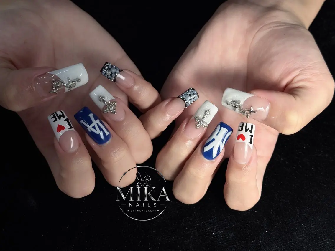 ネイル ガーリー キラキラネイル 韓国ネイル ロングネイル シンプルネイル ハンドネイル 🦊Genie🦊 Mika Nailsのネイルデザイン