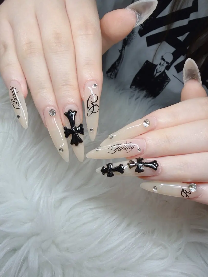 ネイル Lee Nailsのネイルデザイン