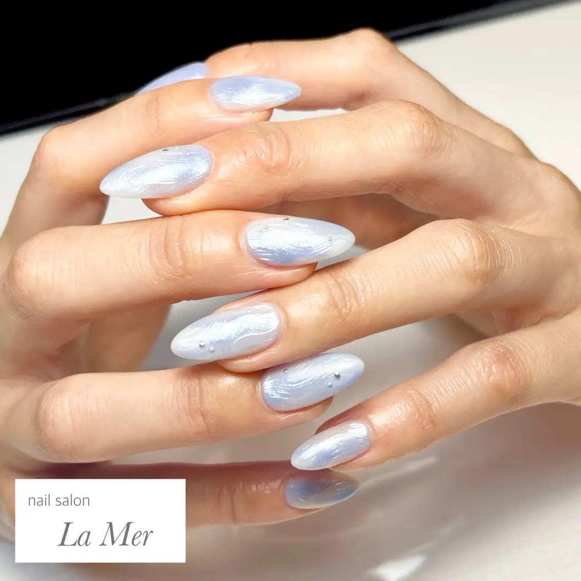 ネイル ブルー ニュアンスネイル オフィスネイル シンプルネイル ハンドネイル nailsalon La Merのネイルデザイン