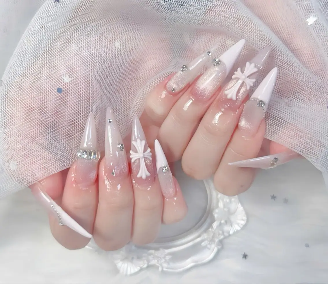 ネイル チークネイル 長さ出し フレンチネイル ジェルネイル グラデーション ハンドネイル THANHTHANH NAILのネイルデザイン