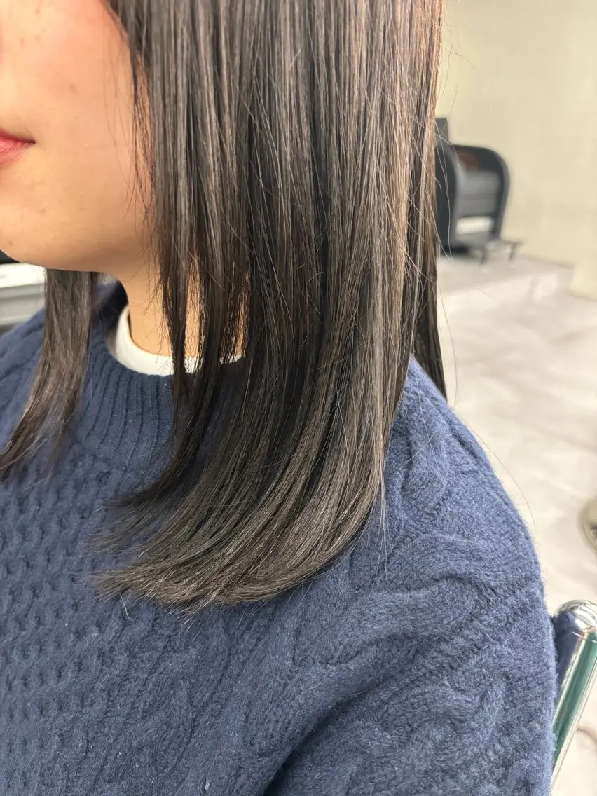 ミディアム 佐藤 莉子のヘアスタイル