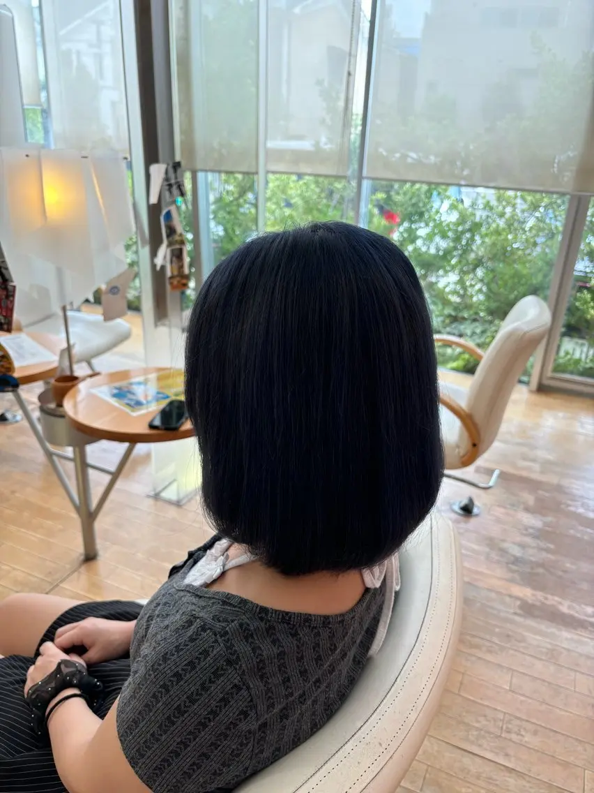 カラー ブルーカラー シルバー 浅岡 二葉のヘアスタイル