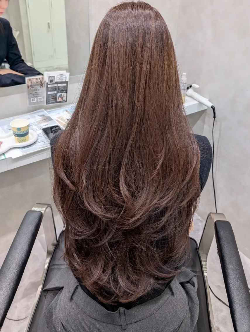 ロング カラー 顔まわりレイヤー 顔周りカット ハッシュカット レイヤーカット カット ヘアカラー トリートメント 髪質改善/ 上村旺武のヘアスタイル