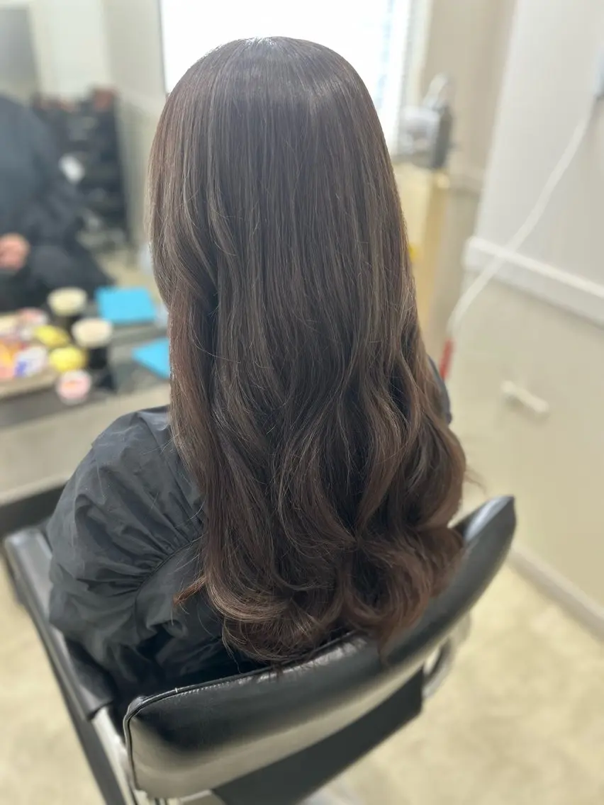 ロング カラー カット ヘアカラー トリートメント 岩倉 諒のヘアスタイル