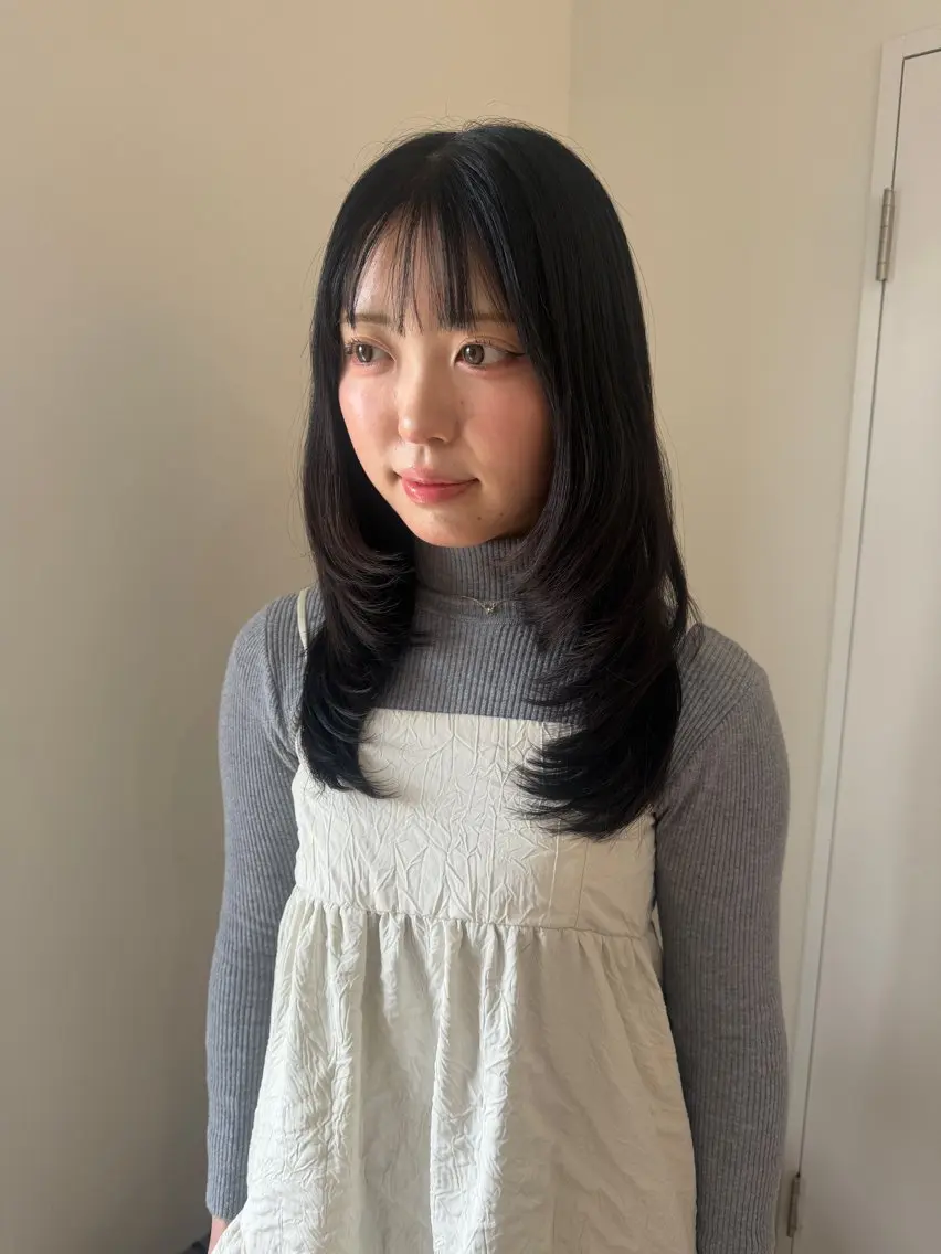 セミロング レイヤーカット ume yuraのヘアスタイル