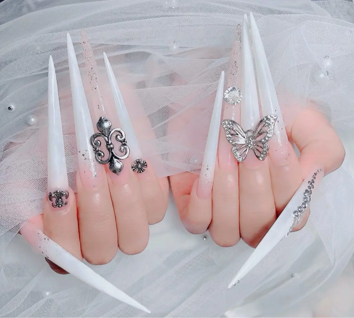 ネイル チークネイル 長さ出し フラッシュネイル フレンチネイル グラデーション ハンドネイル Lenie Nail Salonのネイルデザイン