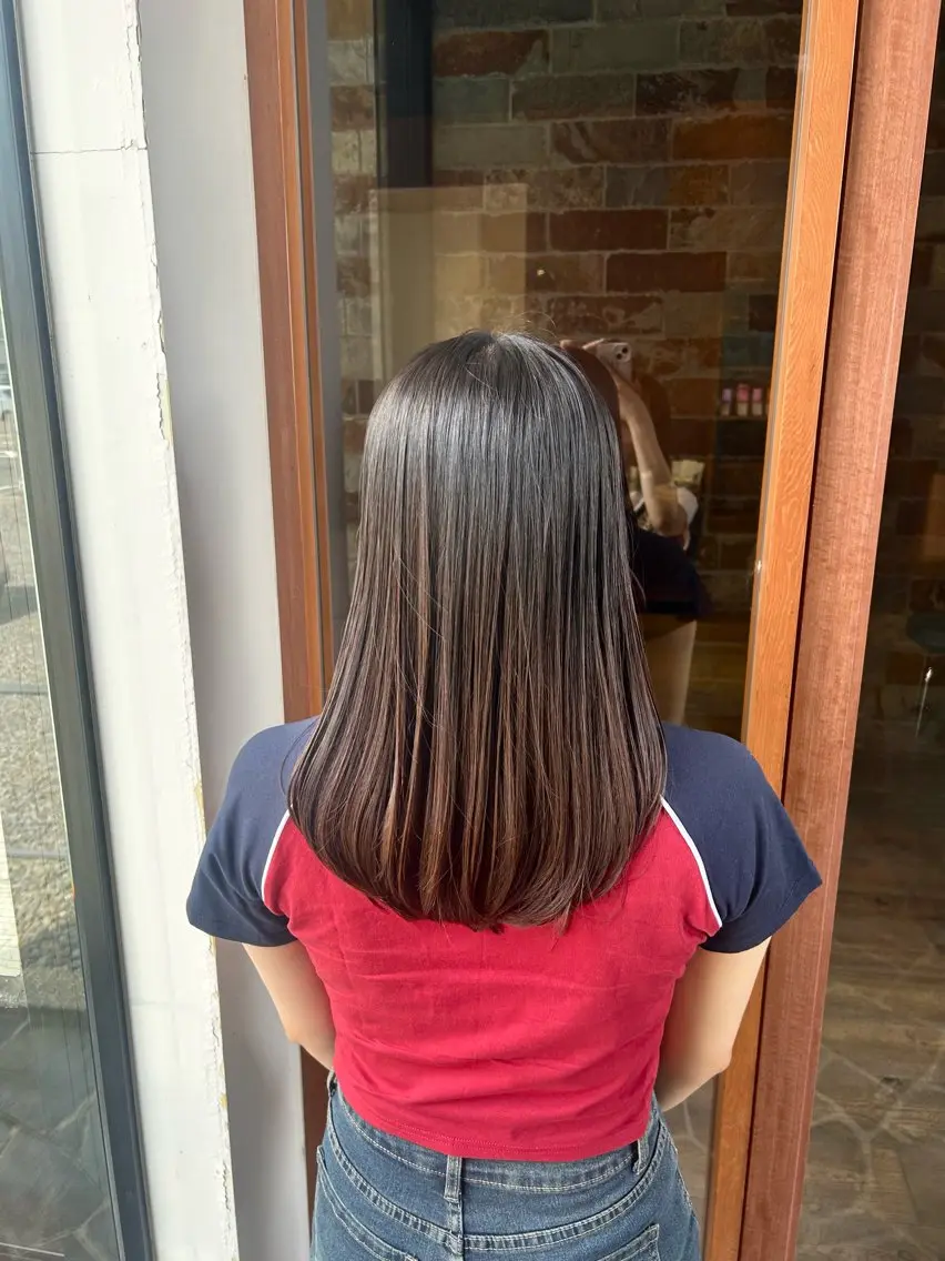 セミロング カット 村松 麻菜のヘアスタイル
