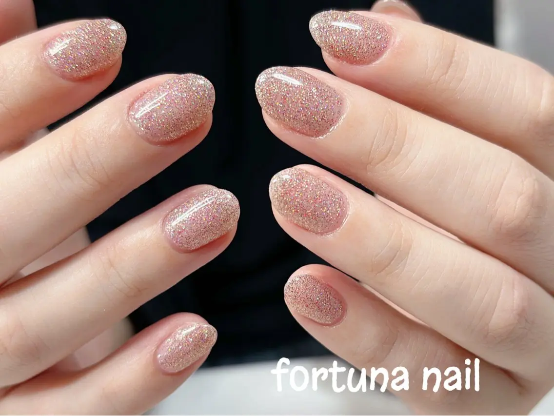 ネイル フラッシュネイル Nail •Head スパFortunaのネイルデザイン