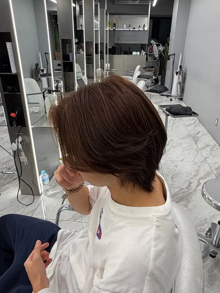 ショート ヘアカラー ハイトーン✖️ 縮毛矯正シュンペイのヘアスタイル