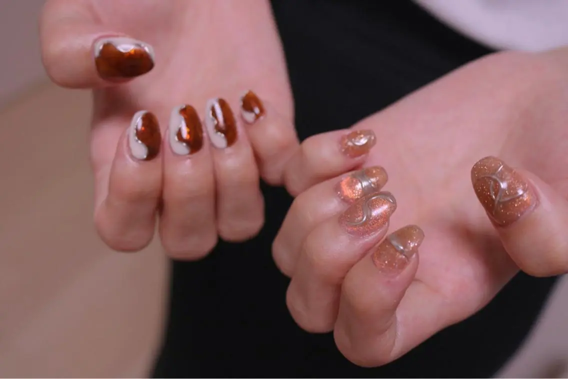 ネイル オーロラネイル カジュアル 長さ出し ジェルネイル 韓国ネイル ハンドネイル MH Nailのネイルデザイン