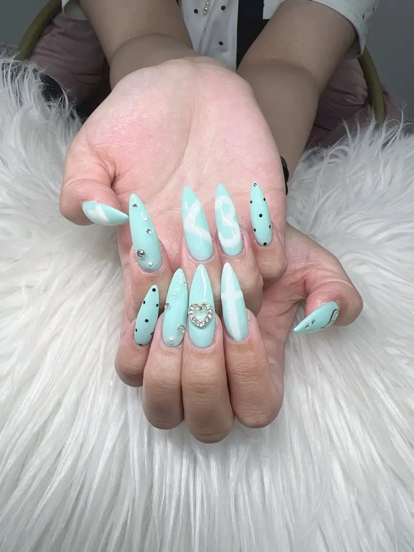 ネイル ハンドネイル Lee Nails チップ長さだし専門店のネイルデザイン