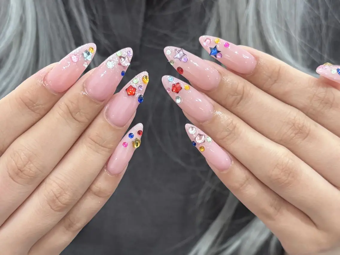 ネイル 長さ出し グラデーション 卒業式 キラキラネイル マグネットネイル ハンドネイル NaMi Belle Nailのネイルデザイン