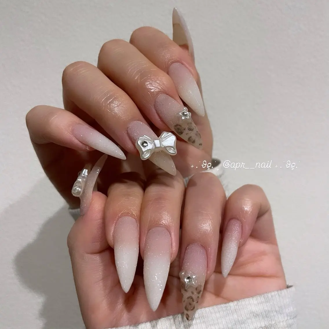 ネイル ロングネイル ハンドネイル Nailsalon apricotのネイルデザイン