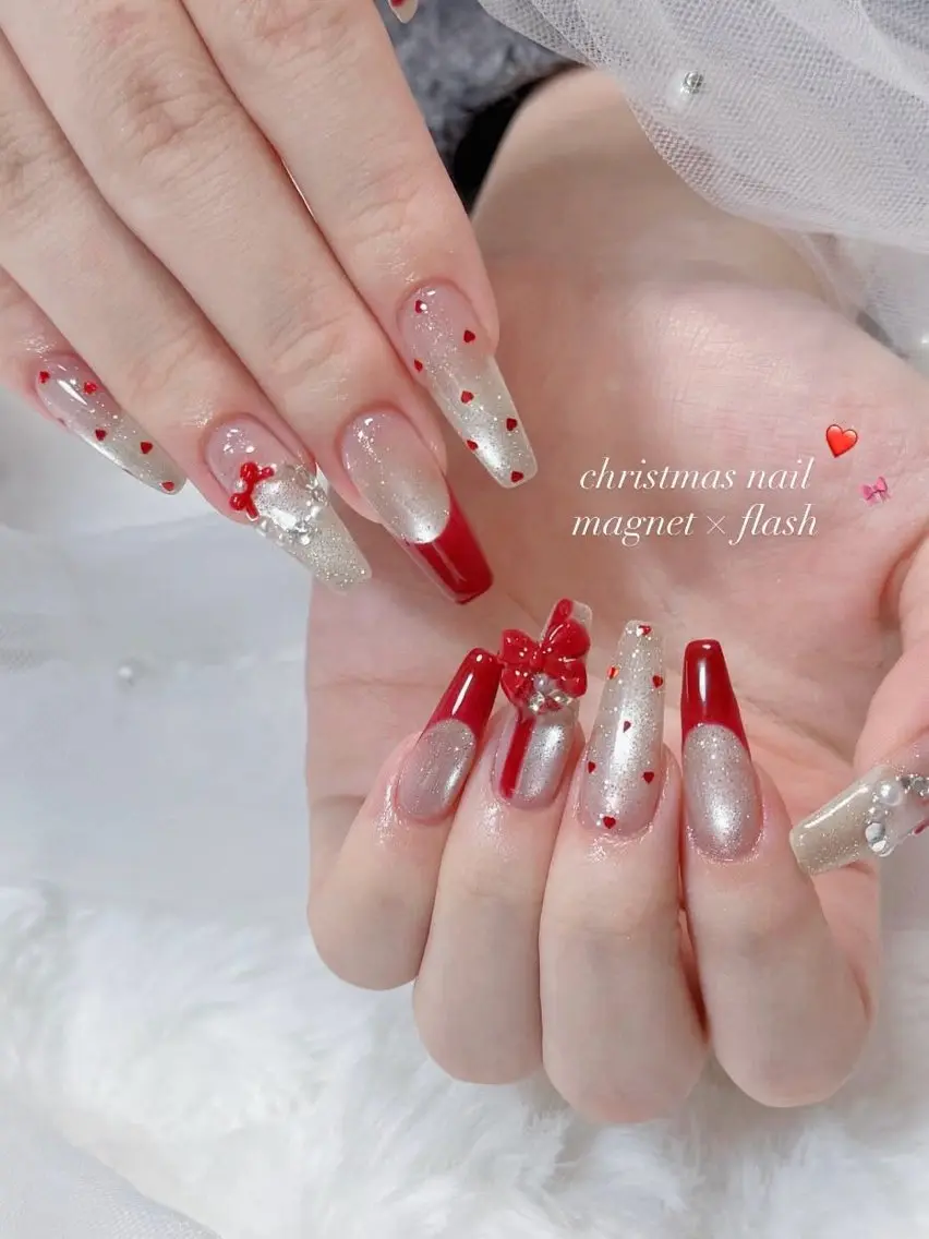 ネイル 長さ出し キラキラネイル 韓国ネイル ロングネイル マグネットネイル ハンドネイル Josie nail salonのネイルデザイン