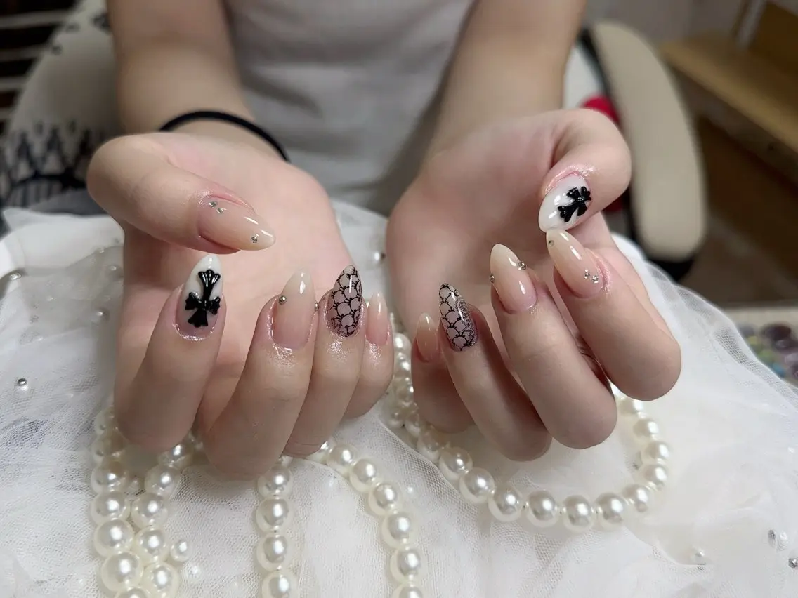 ネイル ハンドネイル NAIL CIRCLESのネイルデザイン