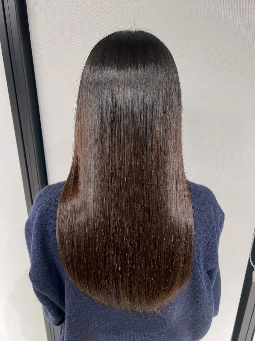 ロング 縮毛矯正 うるツヤ透明感カラー 𝐀𝐲𝐚𝐦𝐢のヘアスタイル