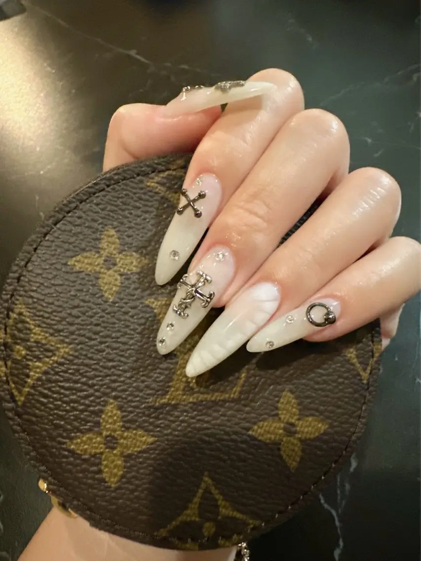 ネイル MIKIネイル YUKAのネイルデザイン
