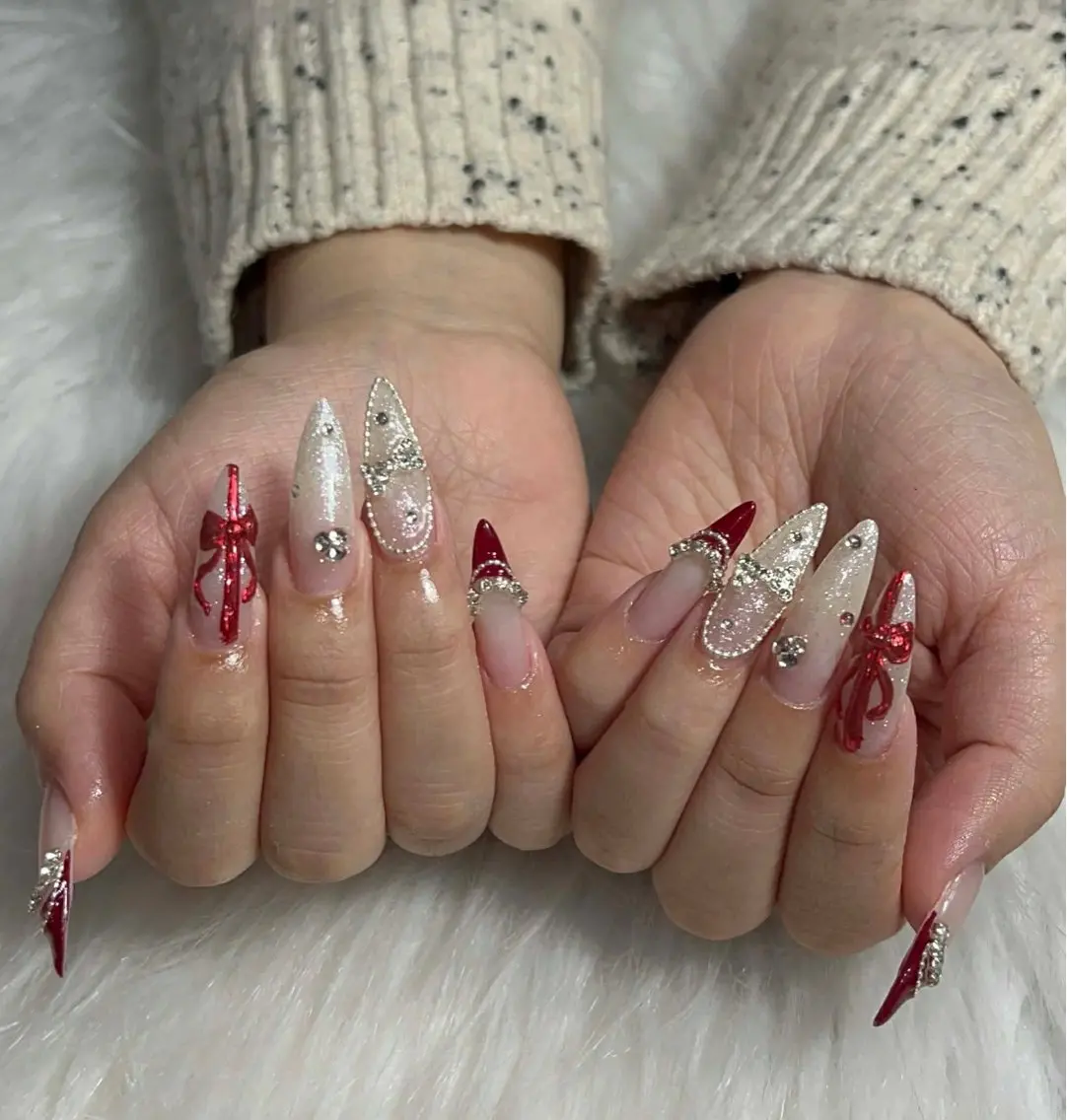 ネイル オーロラネイル クリアネイル 成人式 フラッシュネイル ジェルネイル ハンドネイル Amee Nail Salonのネイルデザイン