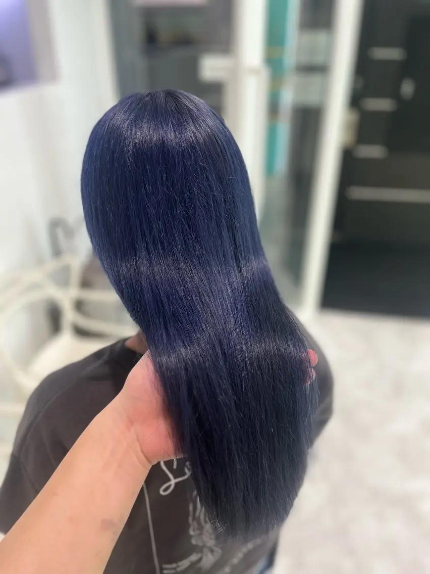ロング カラー ヘアカラー ハイトーンカラー 🦄レイヤーカットのヘアスタイル