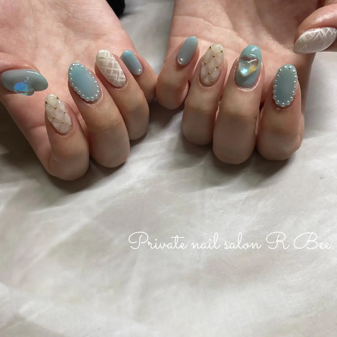 ネイル 氷ネイル・うるうるネイル ニュアンスネイル シンプルネイル 冬ネイル クリスマス aneu. -アヌ- 💅🫧reinaのネイルデザイン