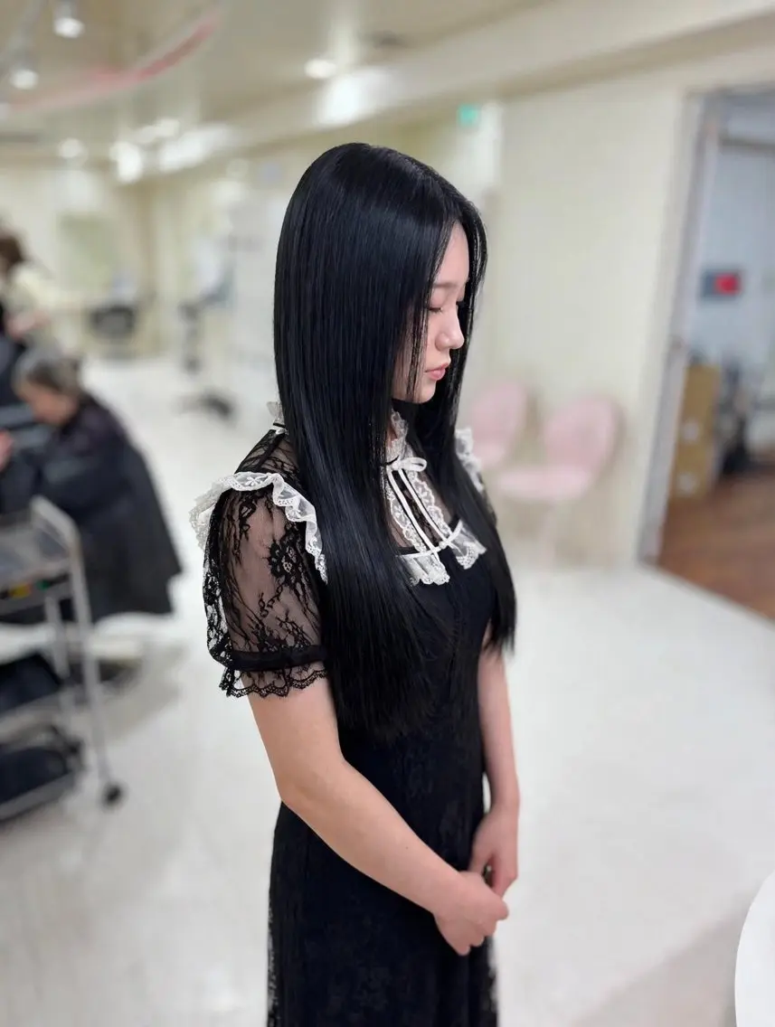 ロング 髪質改善 縮毛矯正 酸性ストレート カット ヘアカラー 縮毛矯正 縮毛矯正× ブルーブラック/池袋のヘアスタイル