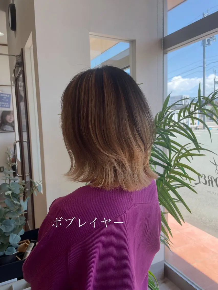 ミディアム カット アトレル Ihoのヘアスタイル
