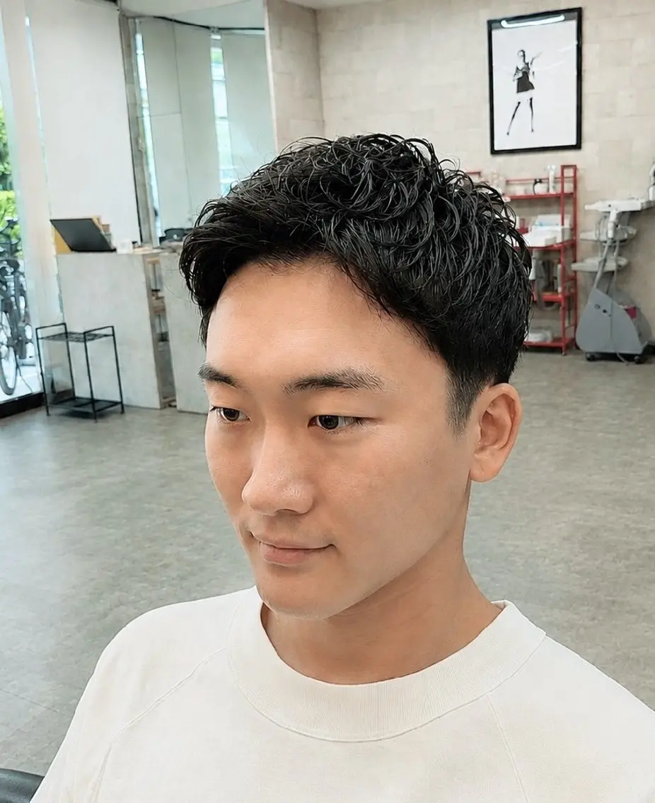 ショート パーマ メンズ 刈り上げ ショートヘア 中井 英文のヘアスタイル