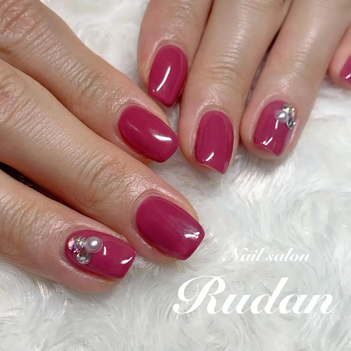ネイル ストーンネイル Nailsalon Rudanのネイルデザイン