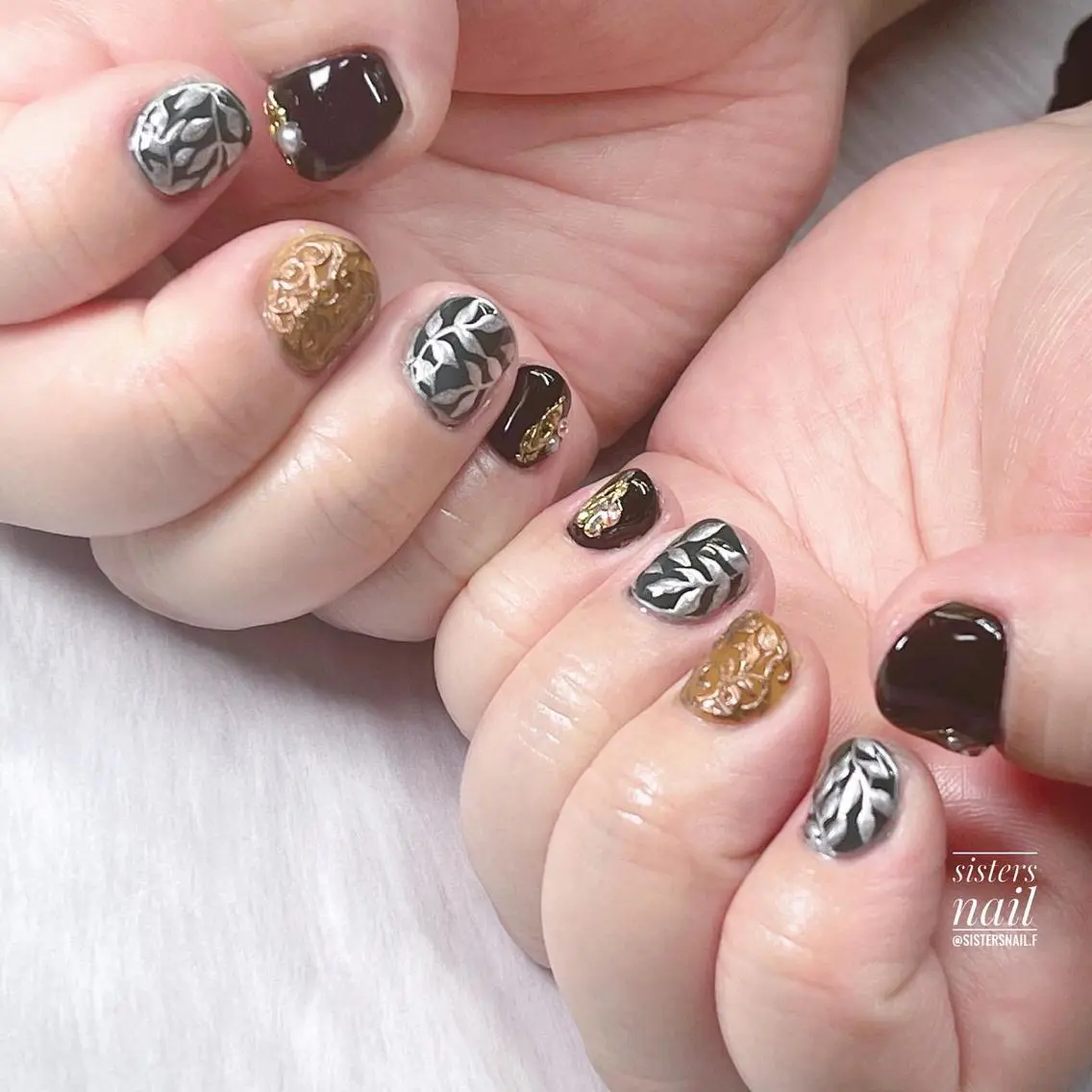 ネイル アートネイル グリーン ニュアンスネイル 冬ネイル sisters nail.fのネイルデザイン