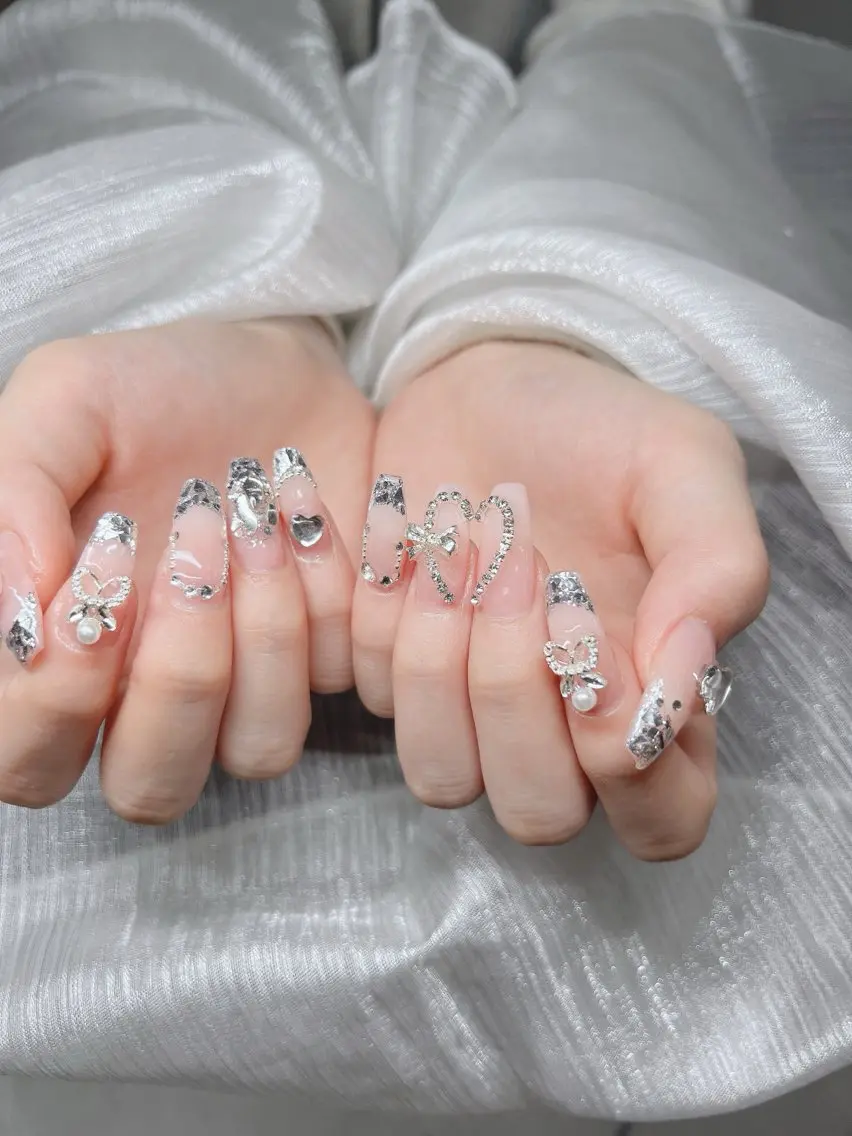 ネイル 長さ出し グラデーション 卒業式 キラキラネイル マグネットネイル Lee Nails チップ長さだし専門店のネイルデザイン