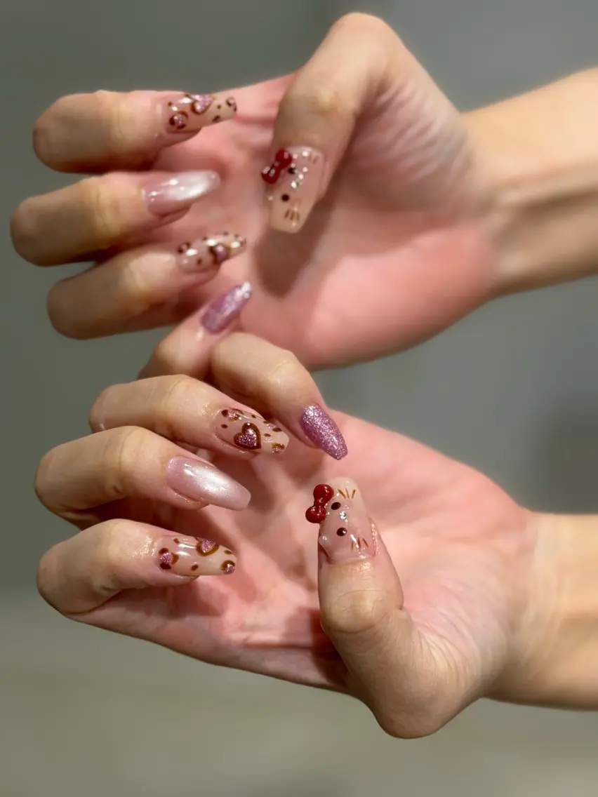 ネイル チークネイル ドット フットネイル フレンチネイル グラデーション ハンドネイル Miu 川越東口ネイルサロンのネイルデザイン