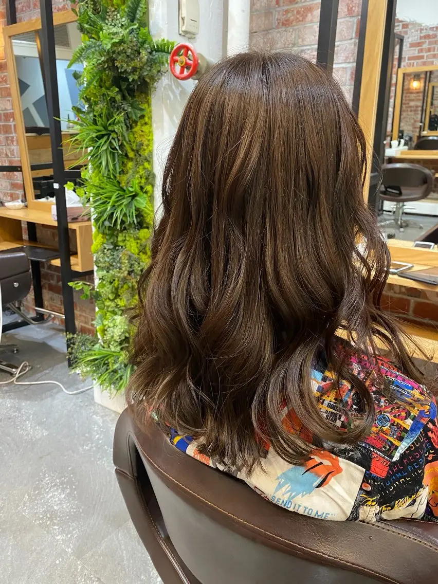 セミロング カラー カット ヘアカラー トリートメント 🌈髪質改善🌈 過去の1艶サラ体験✨のヘアスタイル