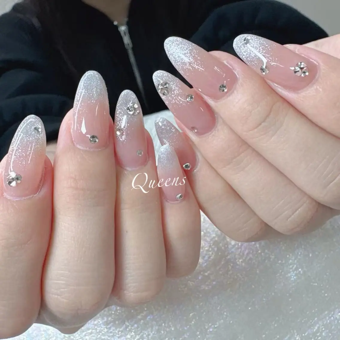 ネイル ハンドネイル Queens テイのネイルデザイン
