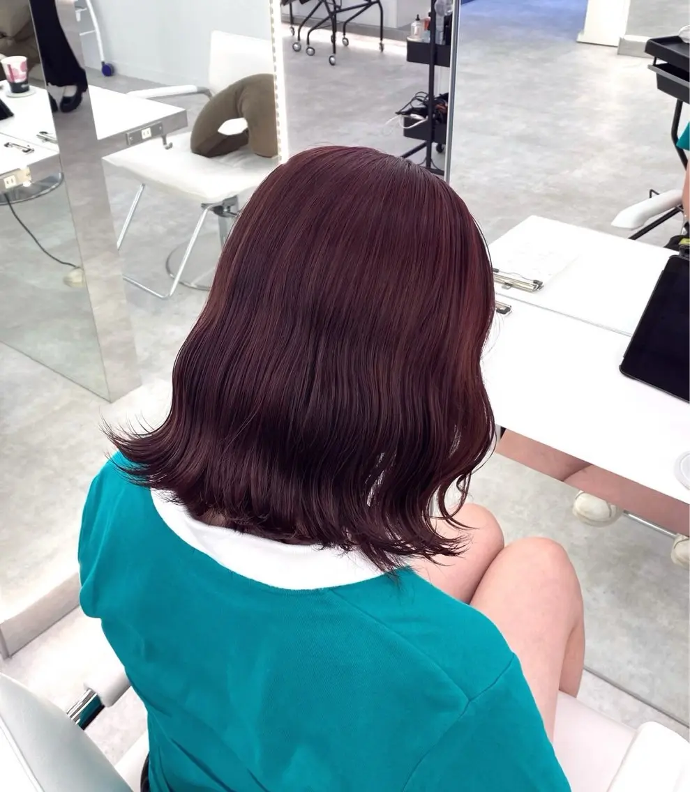 カラー 佐藤 杏子のヘアスタイル