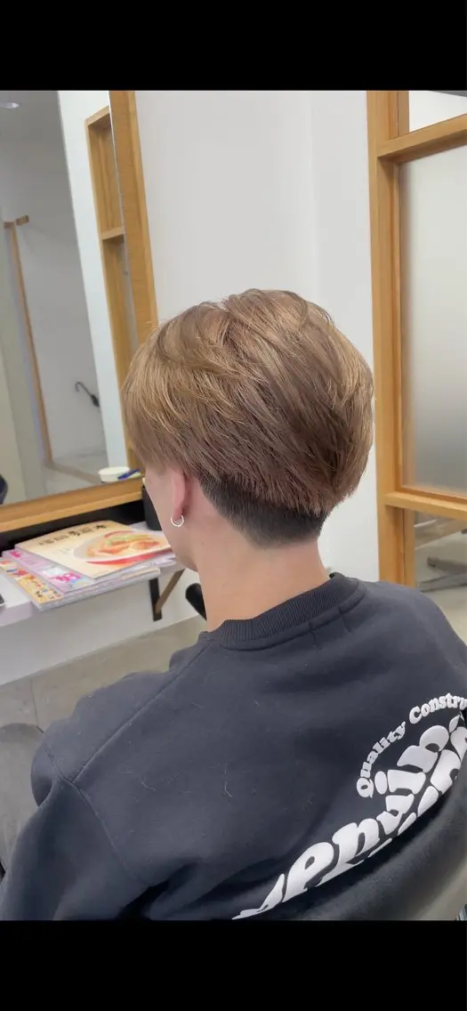 ミディアム カット ヘアカラー BLEACH 🟥 PERM 天神🏆のヘアスタイル