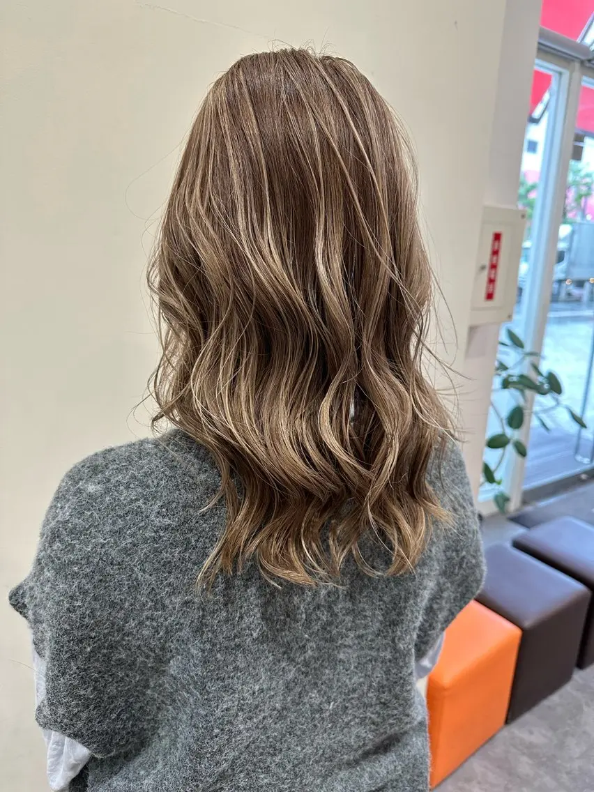 セミロング カラー ヘアカラー 艶カラー🌟 透明感カラー🌟磯部のヘアスタイル