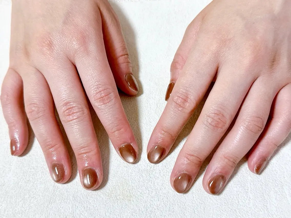 ネイル オーロラネイル ブラウン フットネイル フレンチネイル ジェルネイル ハンドネイル mogunail &blowのネイルデザイン
