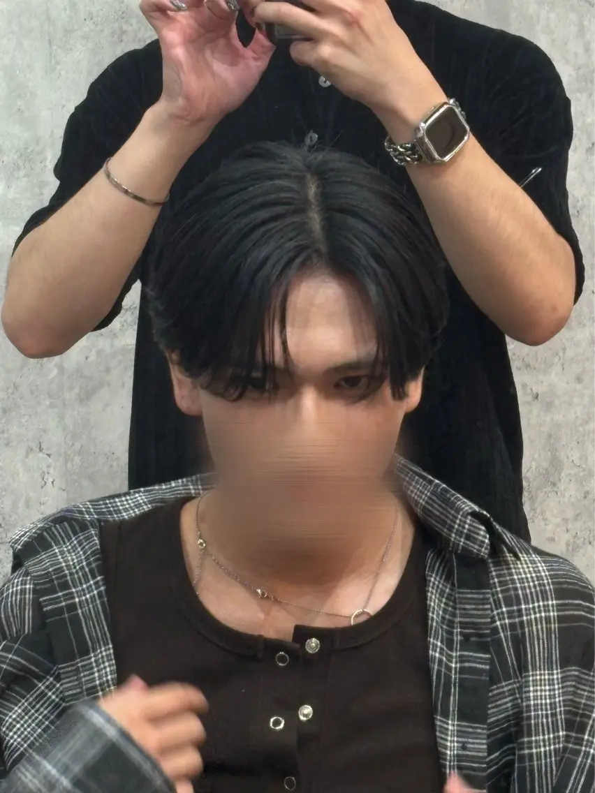 ショート パーマ メンズ カルマパーマ メンズパーマ カット パーマ 韓国メンズヘア/ 毛流れヘア　須田龍世のヘアスタイル