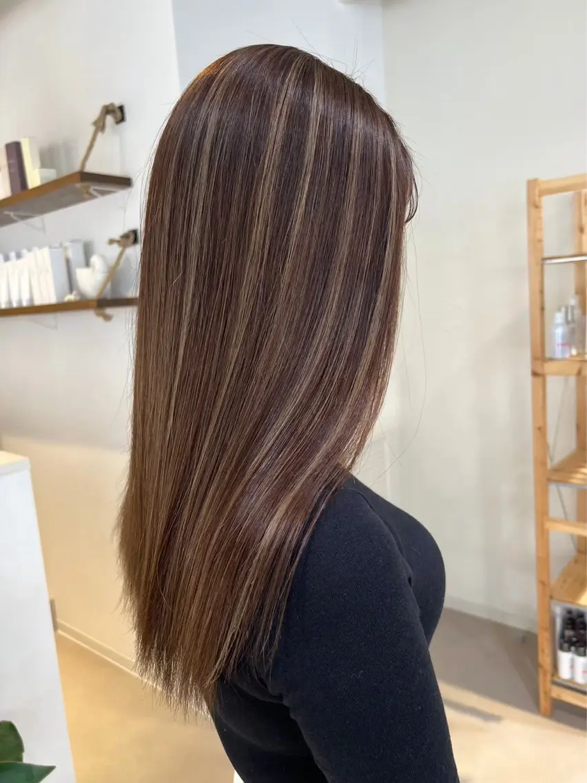 ロング カラー 髙野 未衣菜のヘアスタイル