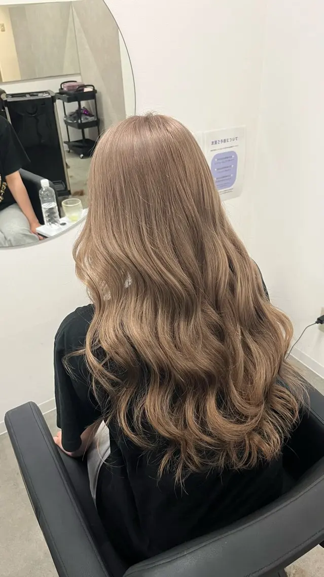 ロング カラー 透明感カラー 結羽愛のヘアスタイル