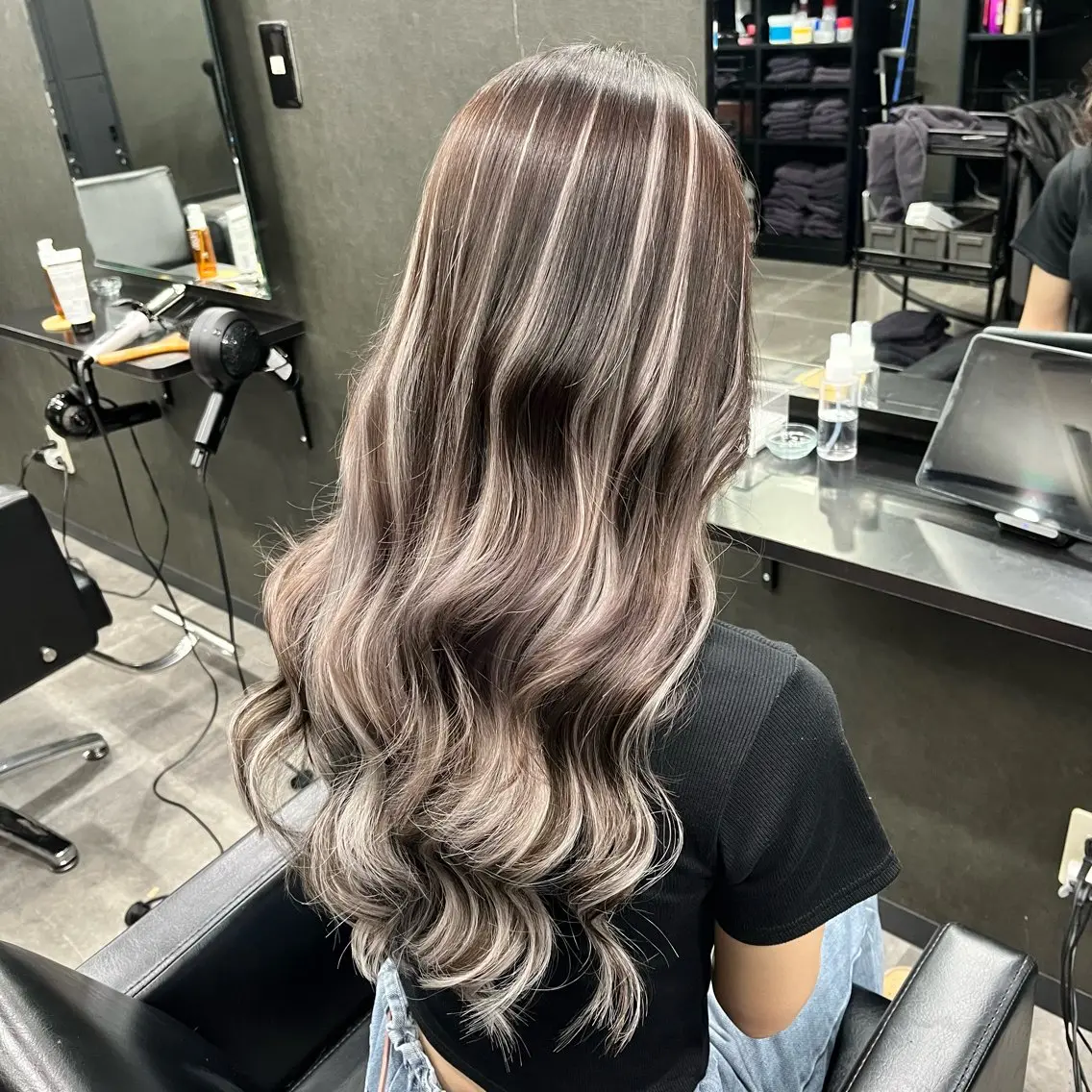 ロング カラー ハイライトカラー インナーカラー エクステ ハイライト ヘアカラー トリートメント エクステ 福岡 天神 大名 エクステ.みう🐱のヘアスタイル