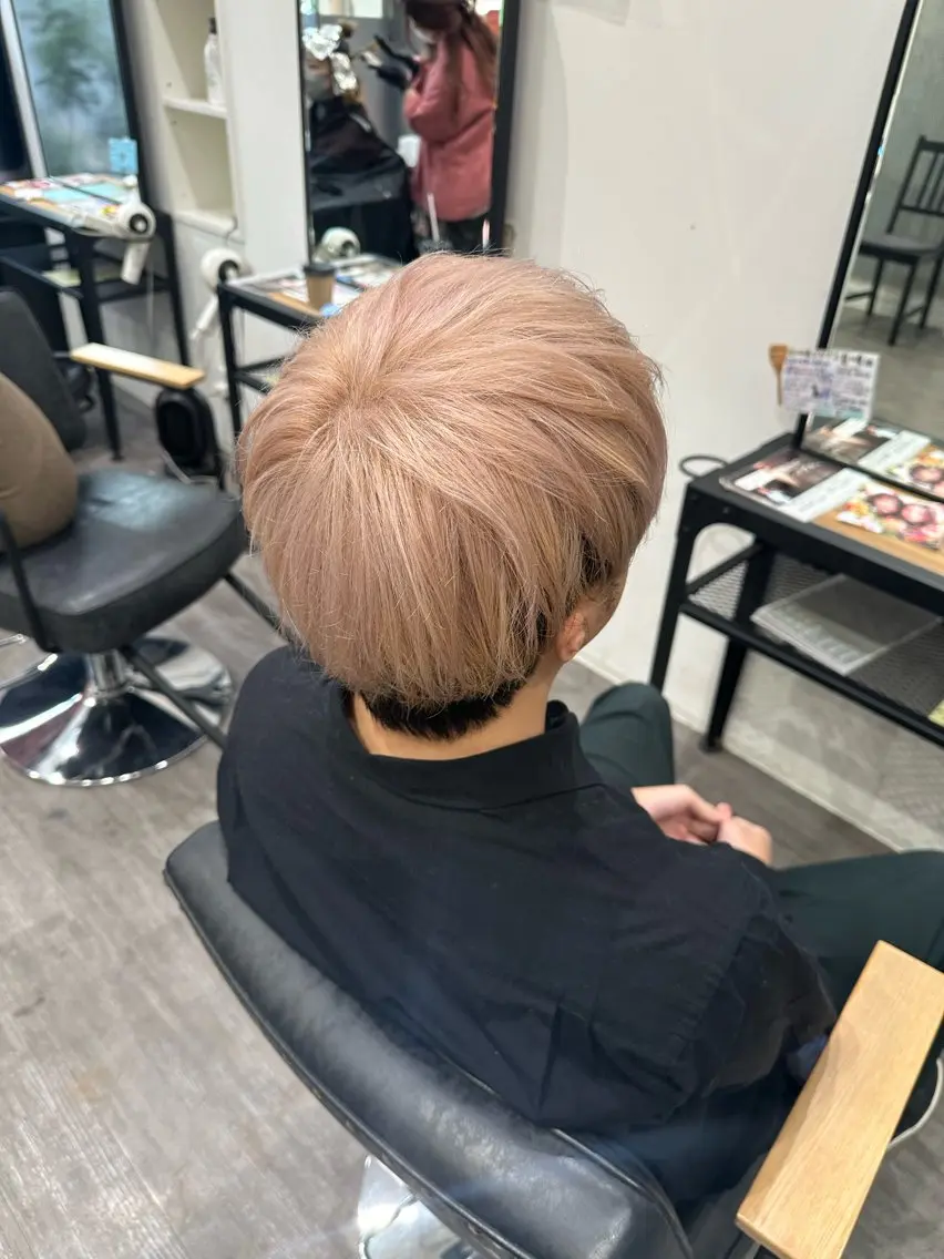 ショート カラー ベージュカラー 艶髪レイヤー上田 紗也🇰🇷💗のヘアスタイル