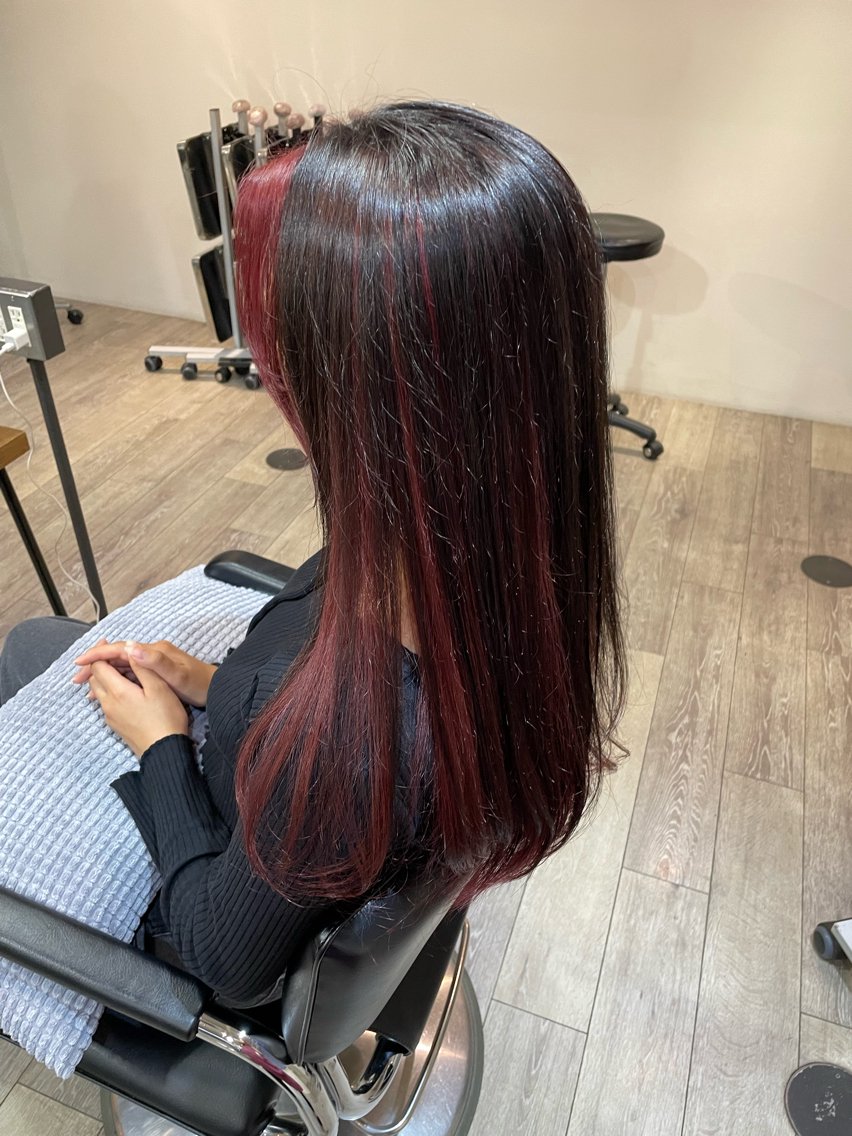 カラー インナーカラー 赤荻 まりものヘアスタイル