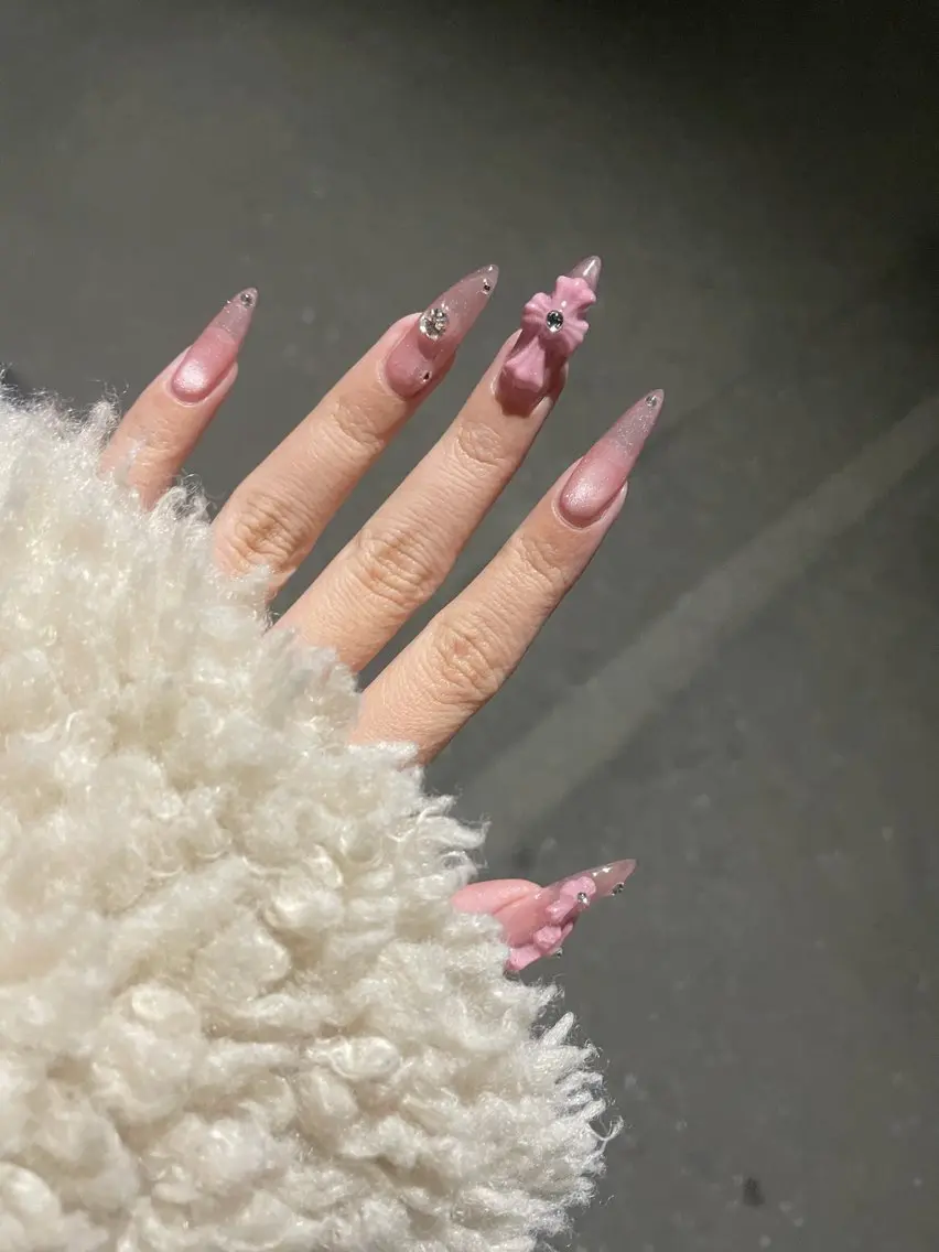 ネイル マグネットネイル ピンク hitomi 🎀所沢ネイルサロンのネイルデザイン