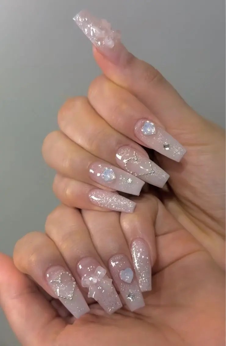 ネイル フレンチネイル ジェルネイル ガラスフレンチ ハロウィン ハート ハンドネイル H.baby Nail Salonのネイルデザイン