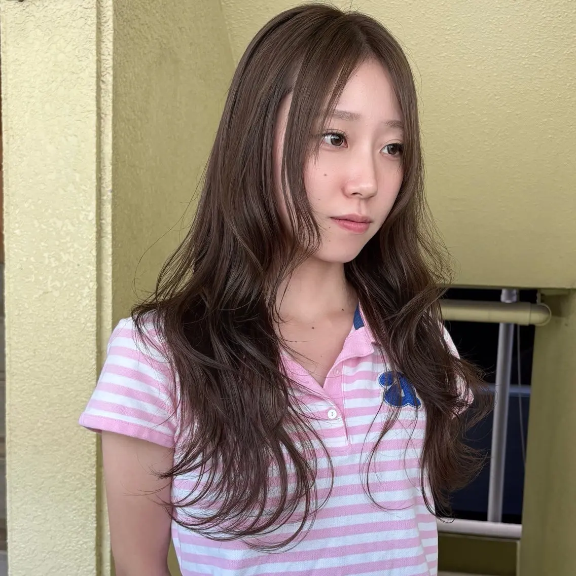 ロング カラー ベージュカラー ブリーチ 透明感カラー カット ヘアカラー トリートメント レイヤーカット/ 透明感ベージュ　モカのヘアスタイル