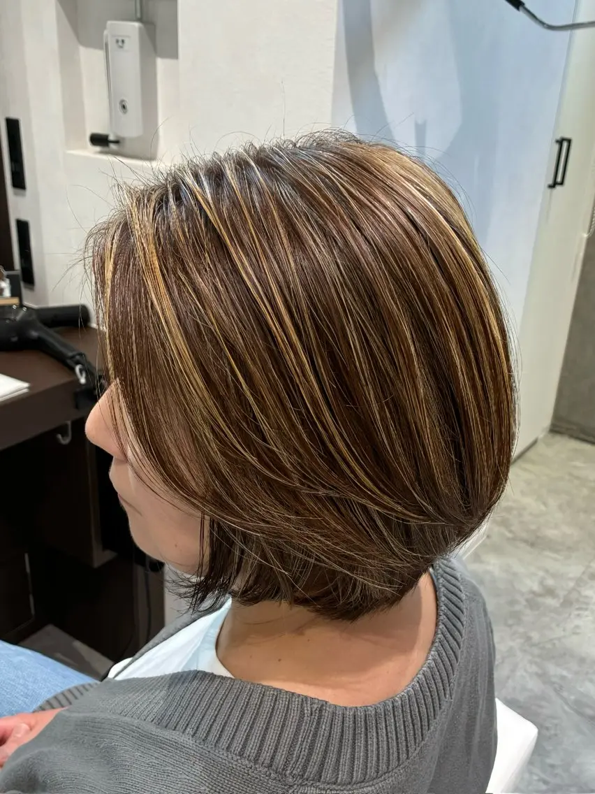 ショート カラー 透明感カラー ハイライトカラー イルミナカラー ボブ ハイライト ヘアカラー ✨白髪ぼかし/ ショート✨吉岡 弘のヘアスタイル