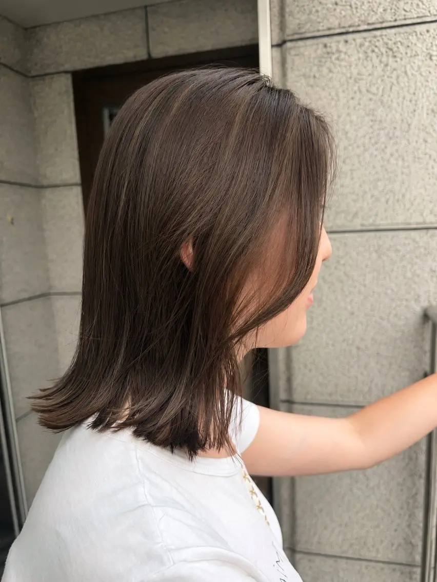 ミディアム 堀岡 さやかのヘアスタイル