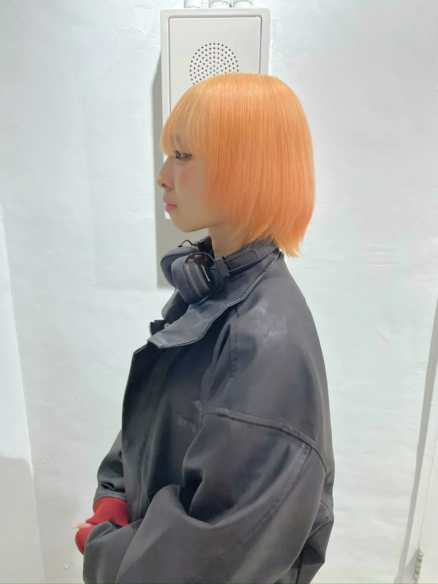 ショート 似合わせカット Muミュー/ブリーチ ハイトーン　Wカラーのヘアスタイル