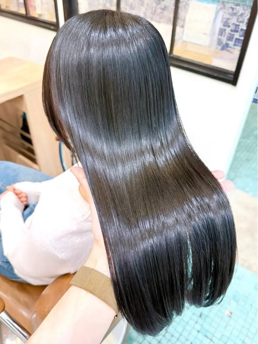 ロング ATHENA天神大名 渡邉李凰のヘアスタイル